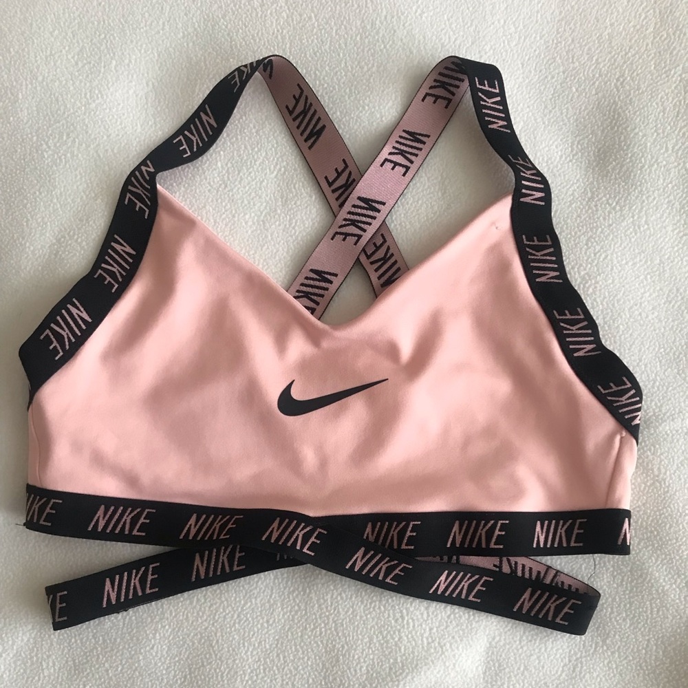 Nike sports bra, light pink.